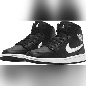Nike Jordan 1 Black/White women